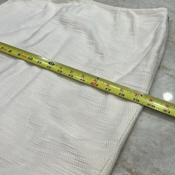 Lily Pulitzer | Fenmore Boucle Pencil Skirt | Cream | Women's Size 8 - Picture 7 of 13